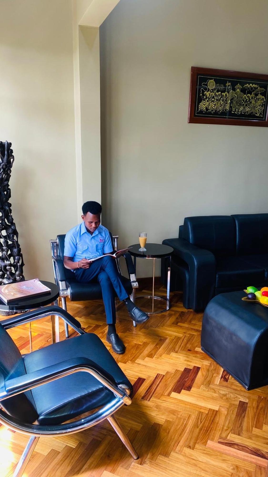 Greenside Hotel Arusha Bagian luar foto